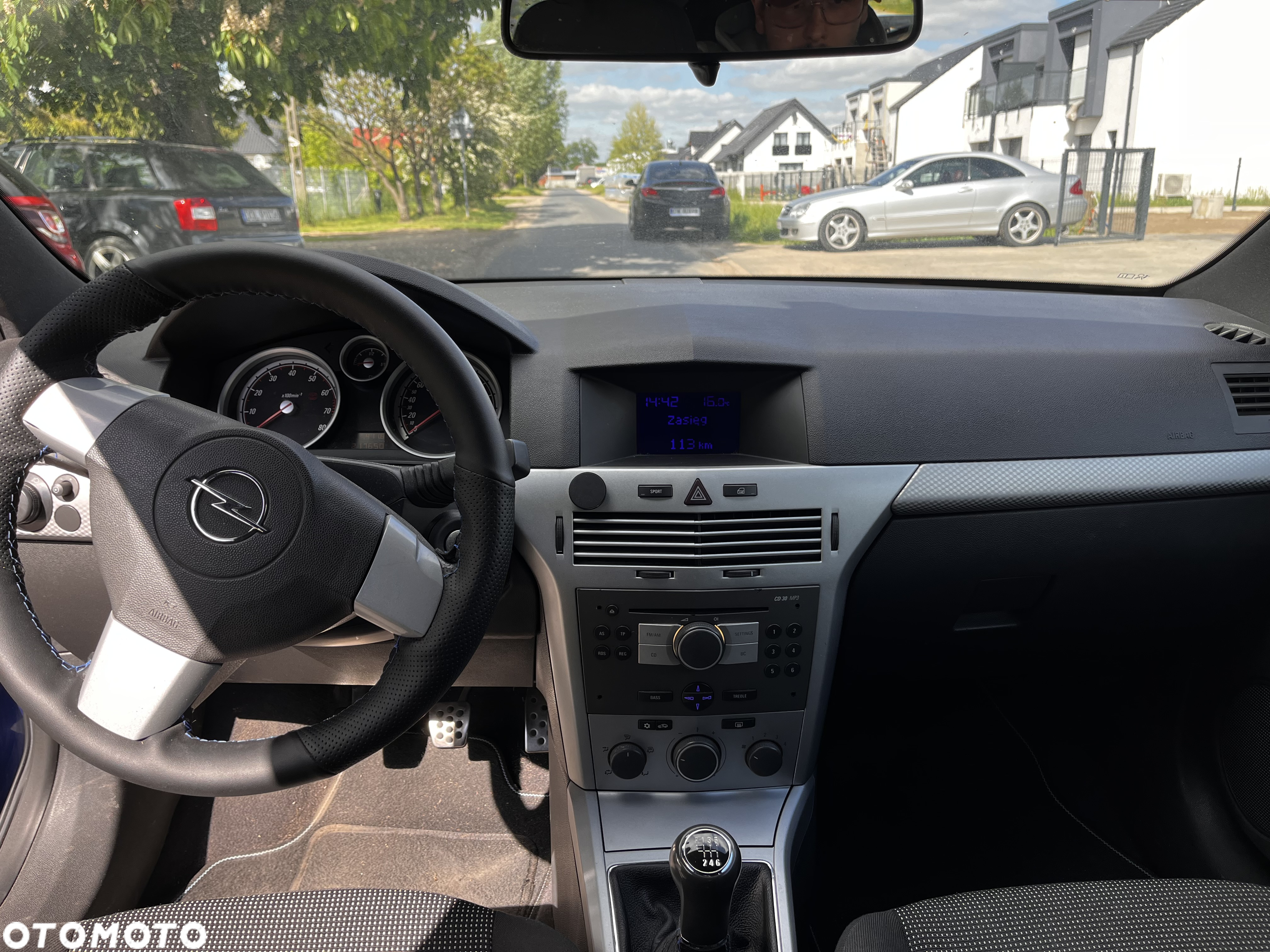 Opel Astra III GTC 2.0 T Sport - 8