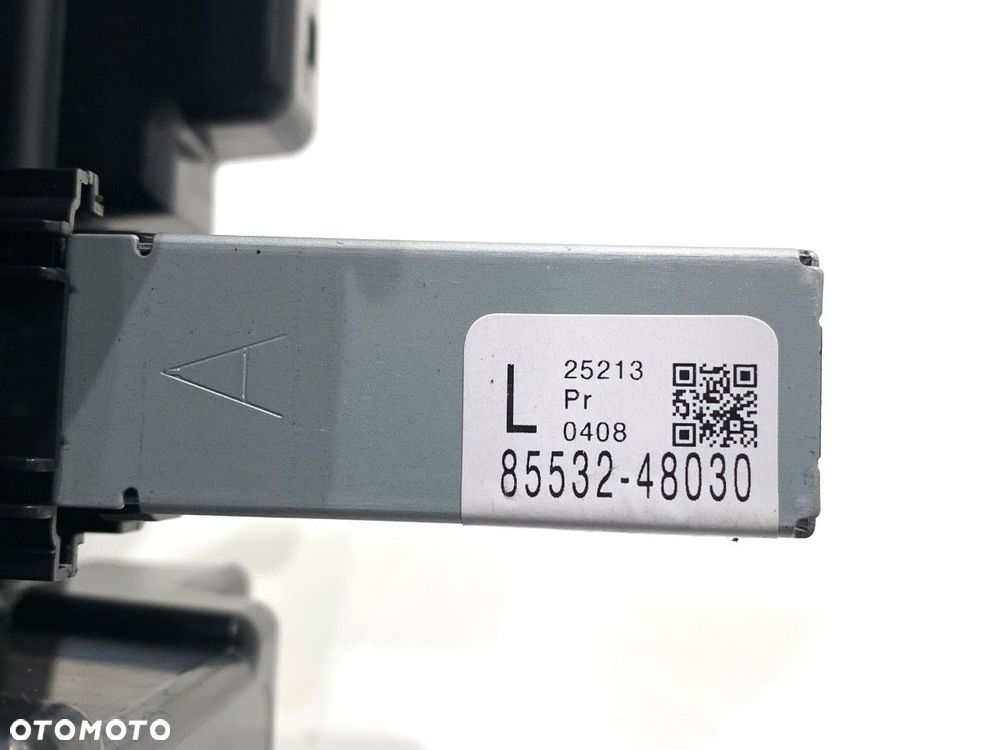 GNIAZDO USB  LEXUS LBX (_AYH1_, _AYA1_) 2023 - Hybrid 100 kW [136 KM] Hybryda silnik benzynowy / - 5