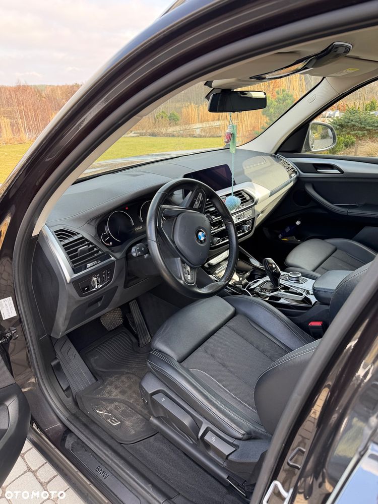 BMW X3 xDrive20d Advantage - 8