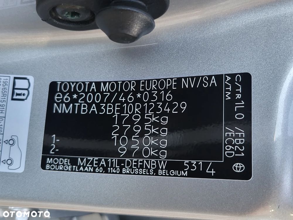 Toyota Corolla 1.5 Comfort - 24
