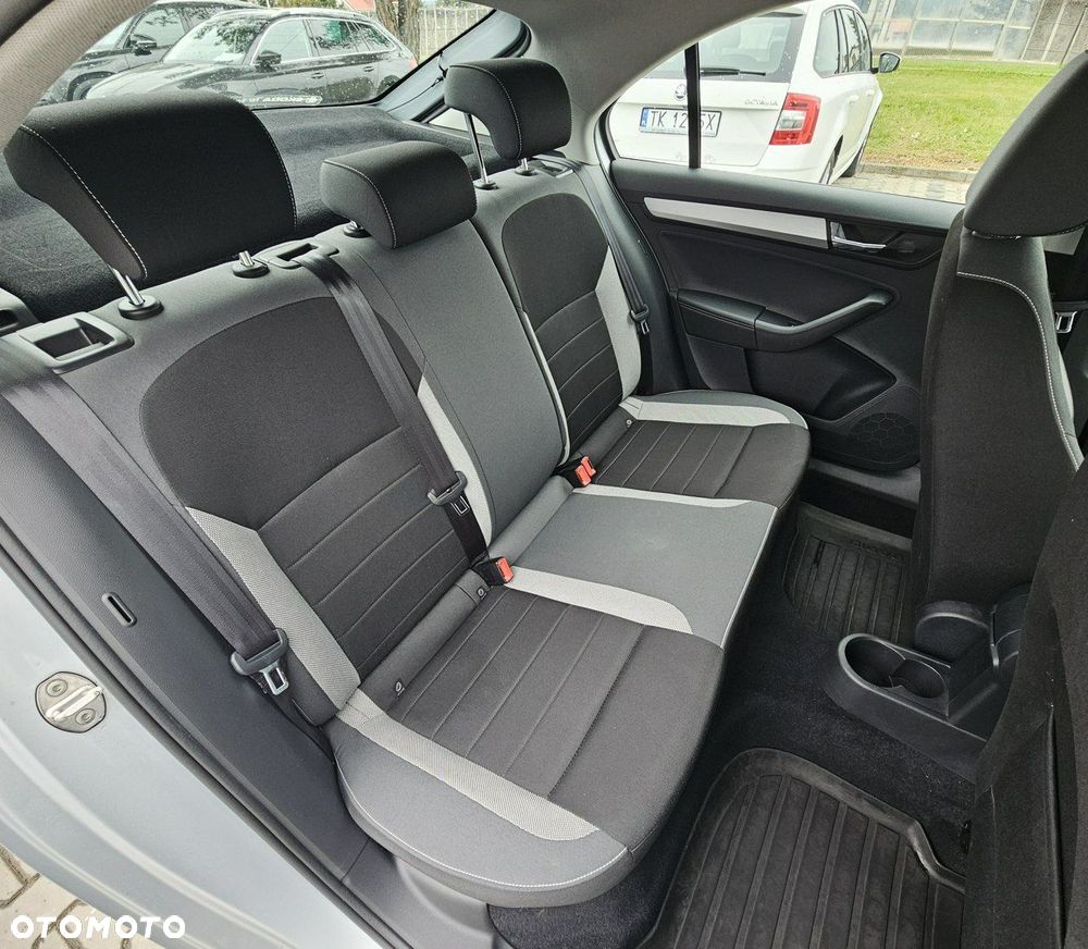 Skoda RAPID 1.0 TSI Ambition - 11