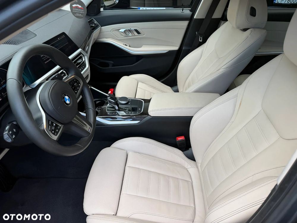 BMW Seria 3 330e Luxury Line sport - 21