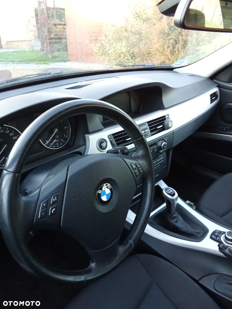 BMW Seria 3 318i Edition Lifestyle - 4