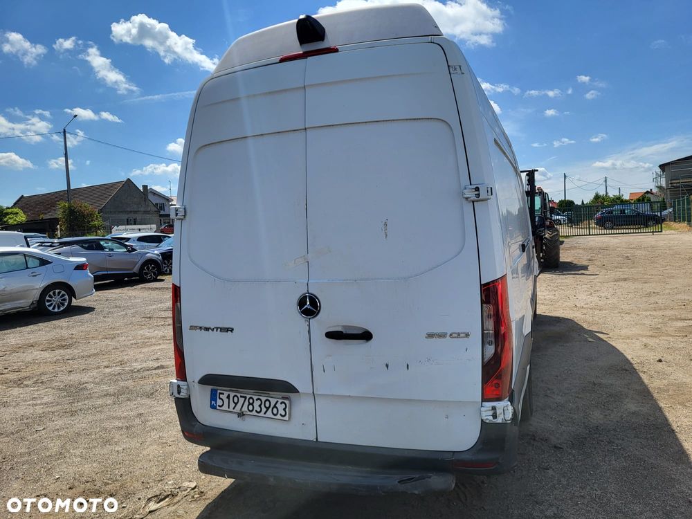 Mercedes-Benz Sprinter - 6