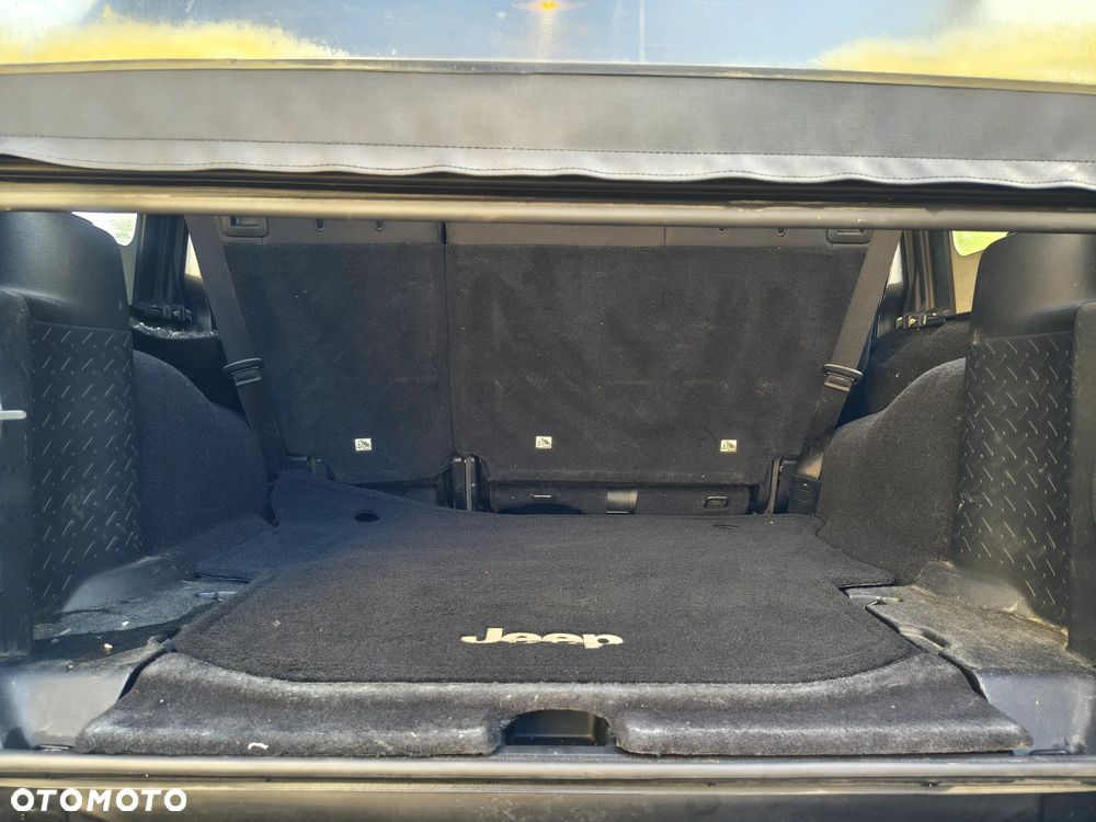 Jeep Wrangler - 13