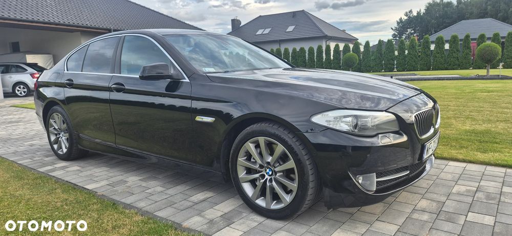 BMW Seria 5 525d xDrive - 6