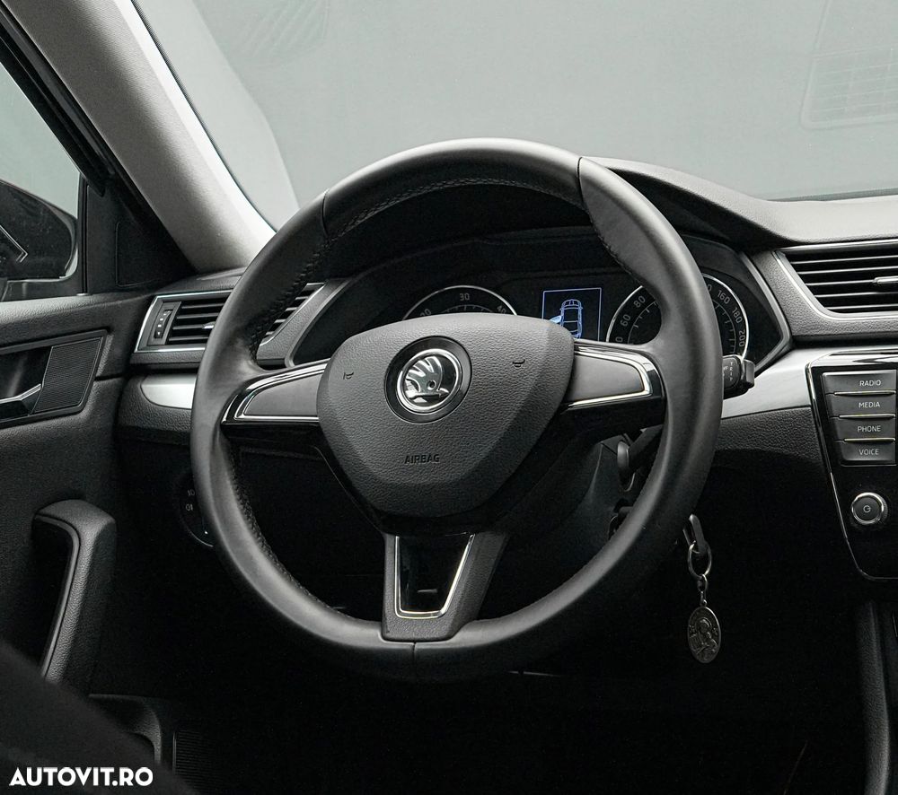 Skoda Superb 2.0 TDI DSG Ambition - 18