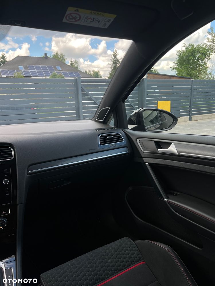 Volkswagen Golf - 14