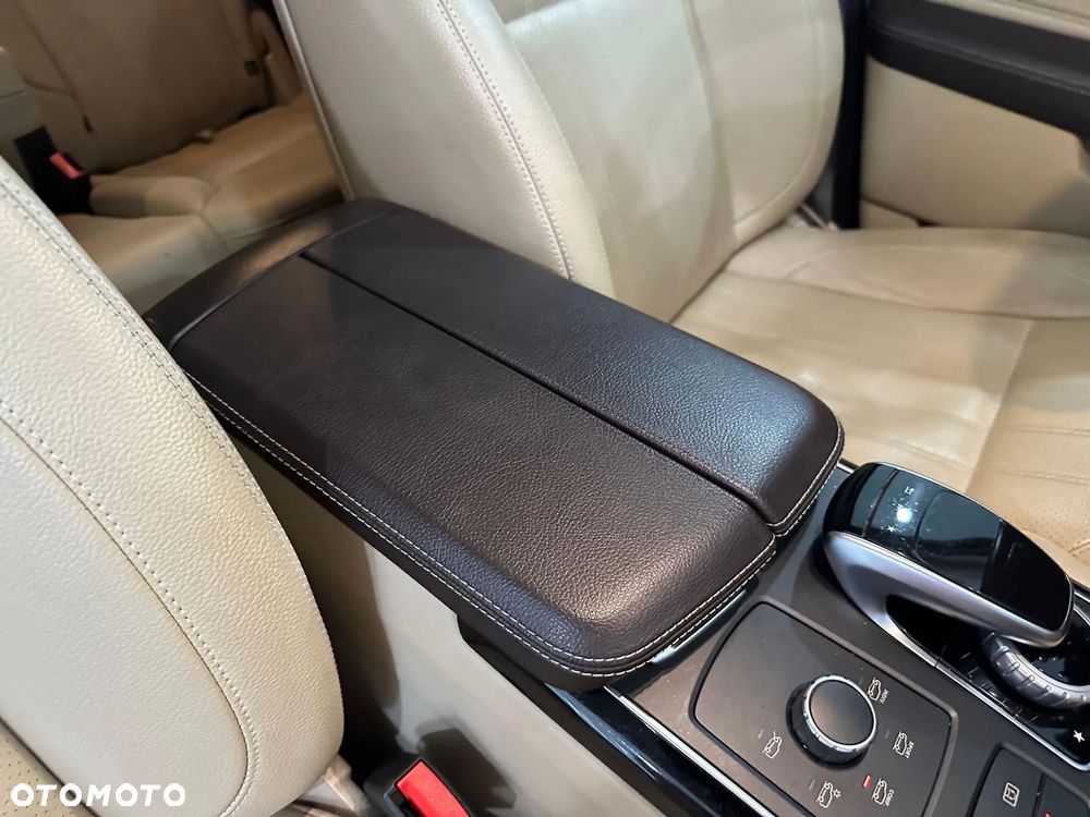 Mercedes-Benz GLS - 21