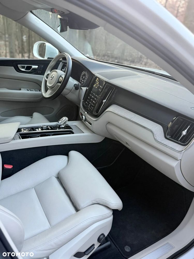 Volvo XC 60 D5 AWD Inscription - 22