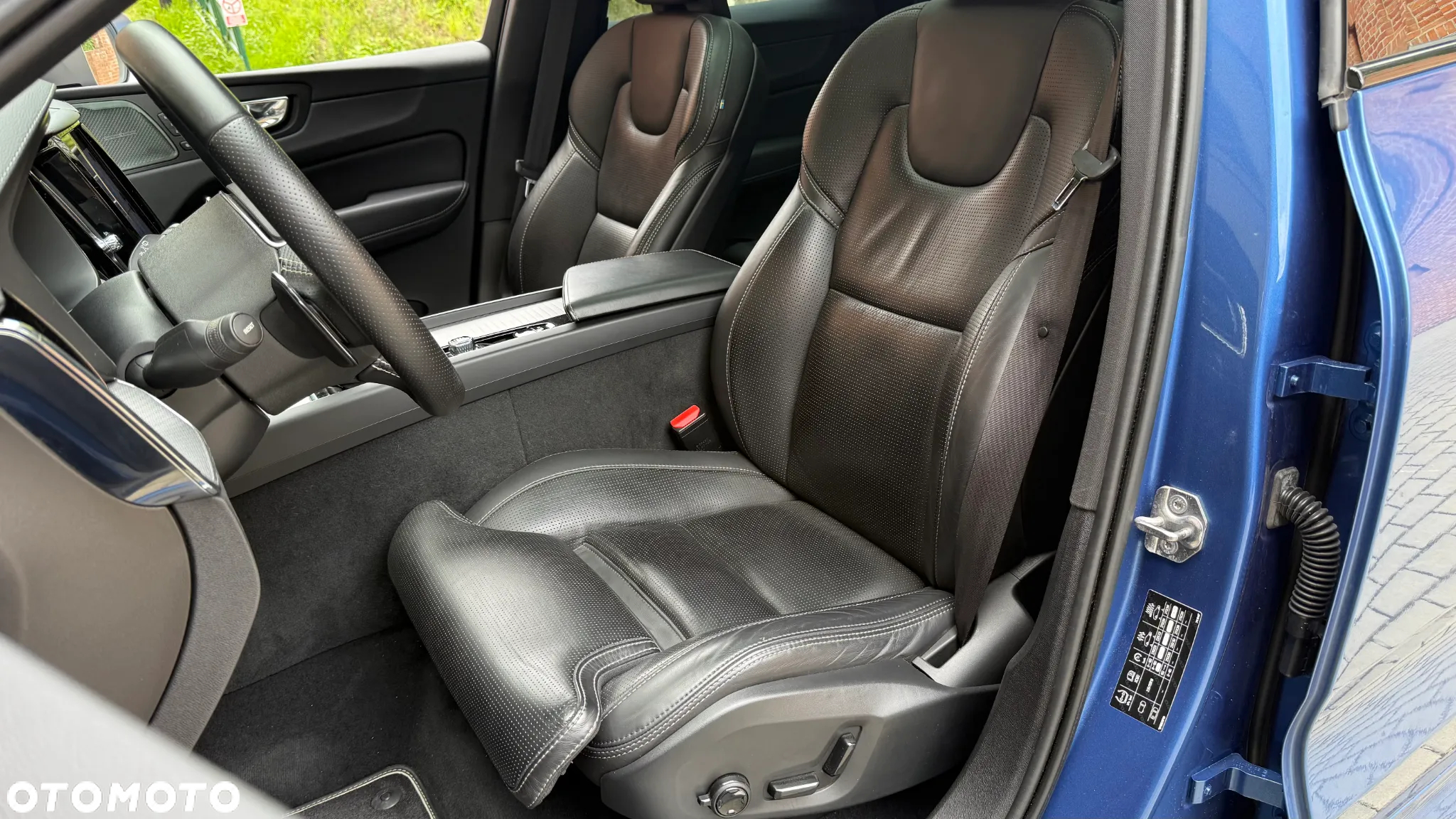 Volvo XC 60 T6 AWD R-Design - 5