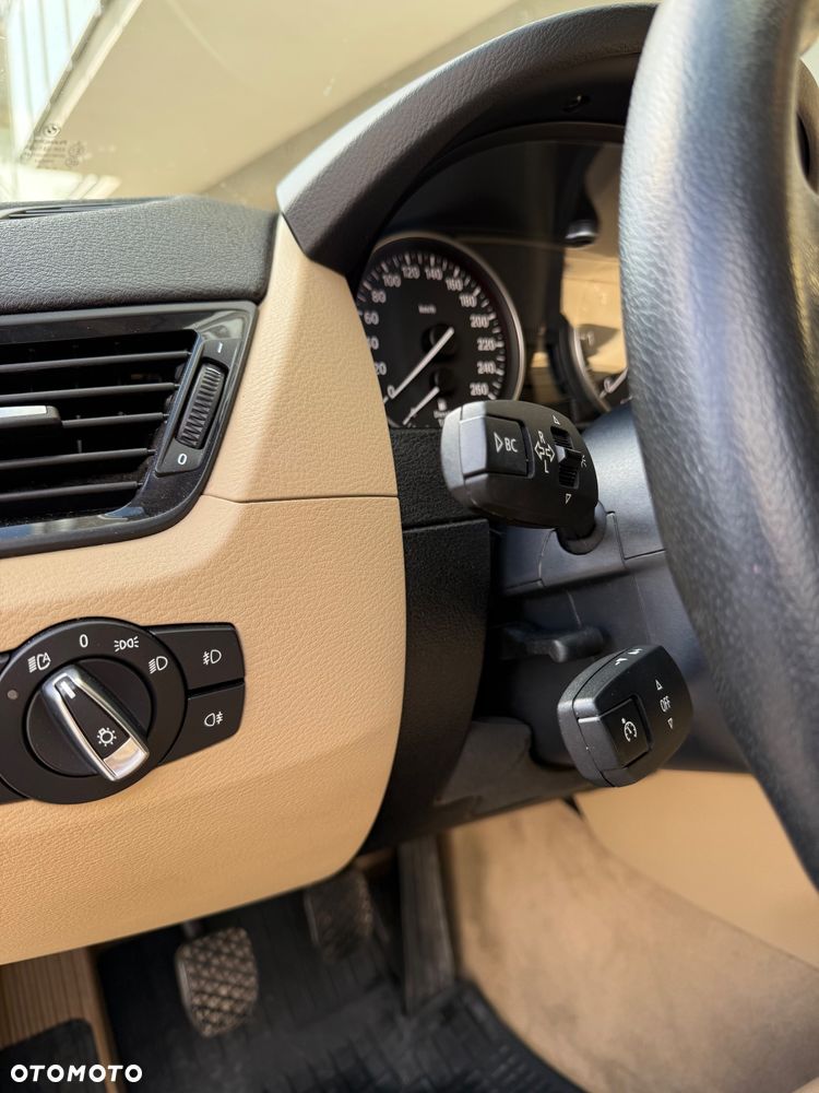 BMW X1 xDrive18d xLine - 17