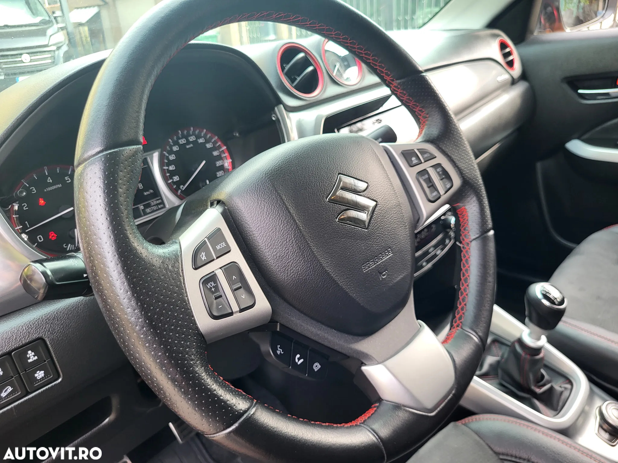 Suzuki Vitara S 1.4 Boosterjet 4X4 - 25