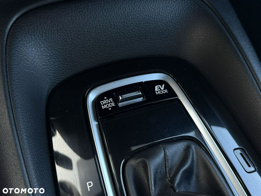 Toyota Corolla 1.8 Hybrid Comfort - 28
