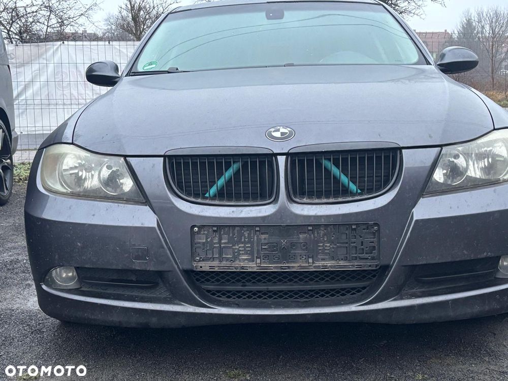 BMW Seria 3 318i - 1