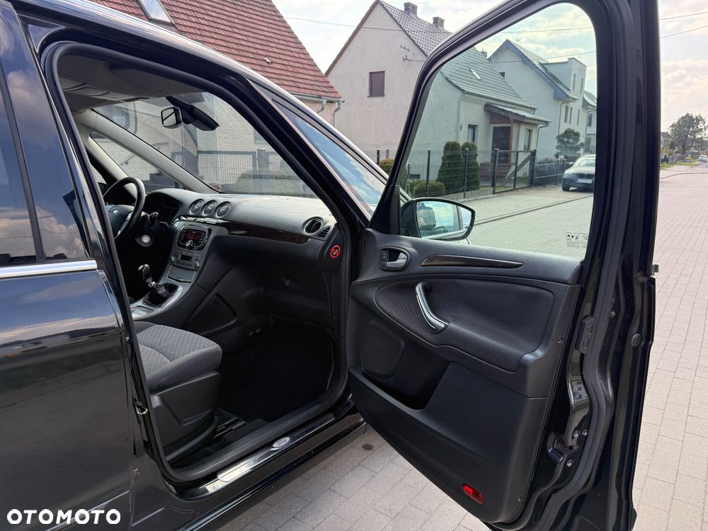 Ford Galaxy 2.0 TDCi DPF Titanium - 16
