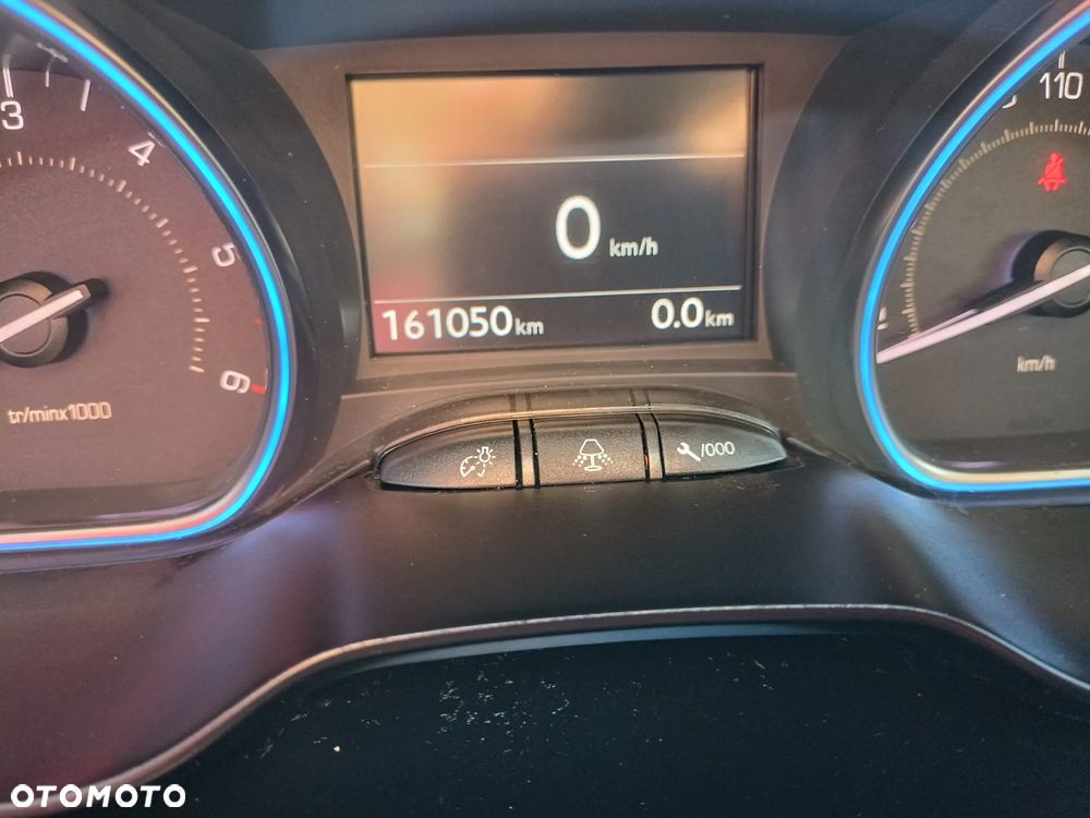 Peugeot 2008 BlueHDi 100 STOP & START Allure - 18