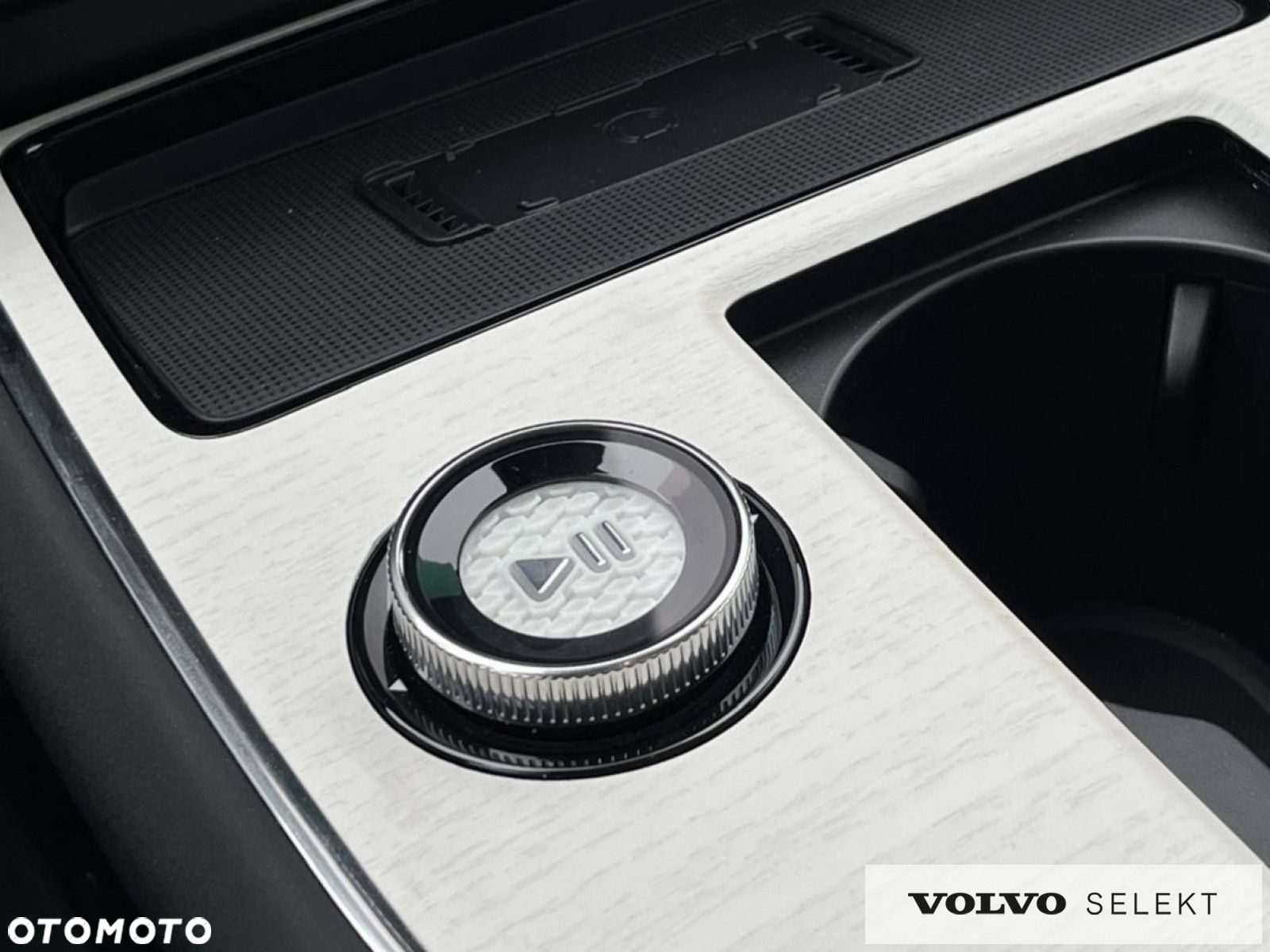 Volvo EX90 - 36