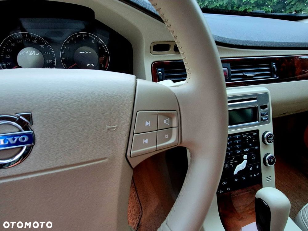 Volvo XC 70 3.2 AWD Momentum - 22