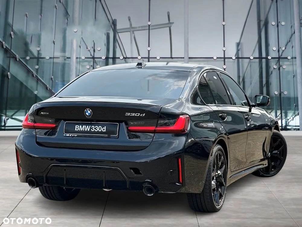 BMW Seria 3 330d xDrive mHEV M Sport - 2