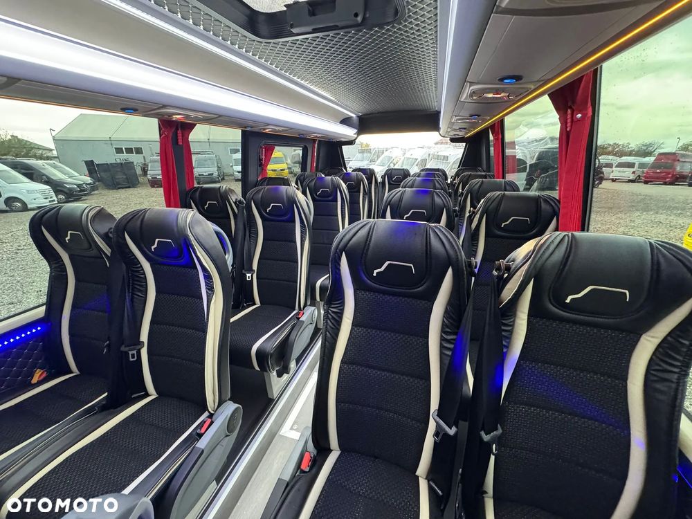 Mercedes-Benz Sprinter 519 - 18