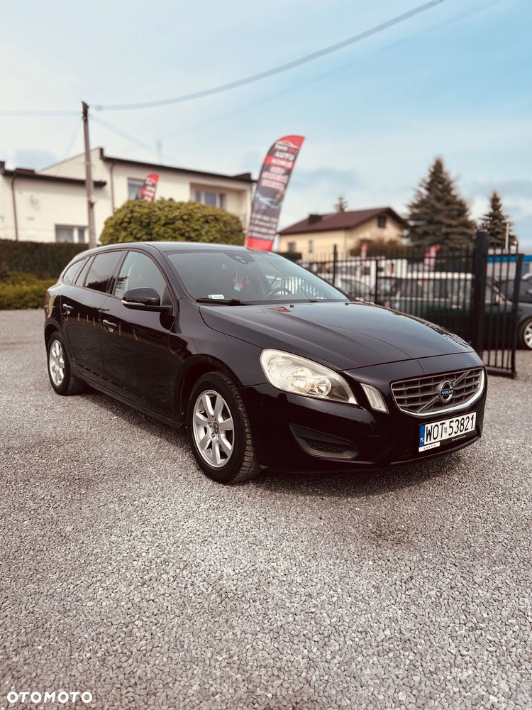 Volvo V60 T3 Momentum - 4