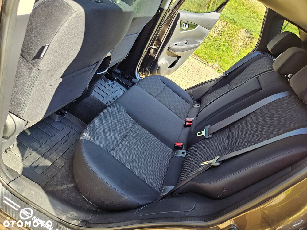 Nissan Qashqai 1.2 DIG-T N-Connecta EU6 - 24