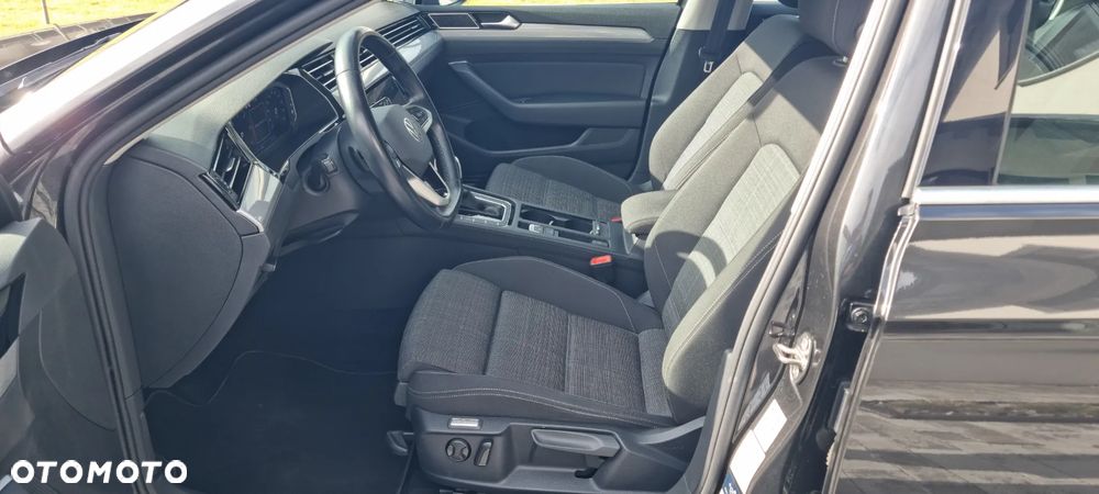 Volkswagen Passat - 10