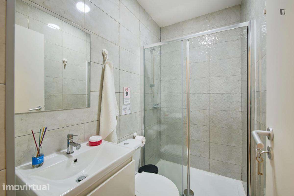 Quarto - localizado em Arroios Lisbon - Grande imagem: 3/47