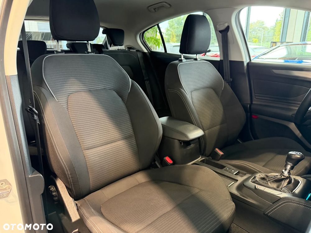 Ford Focus 1.0 EcoBoost Active - 20