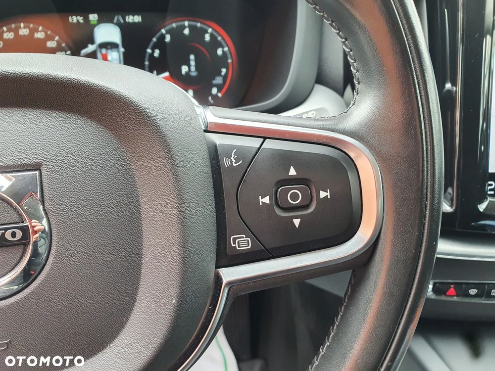 Volvo XC 60 B4 B Geartronic Momentum Pro - 23