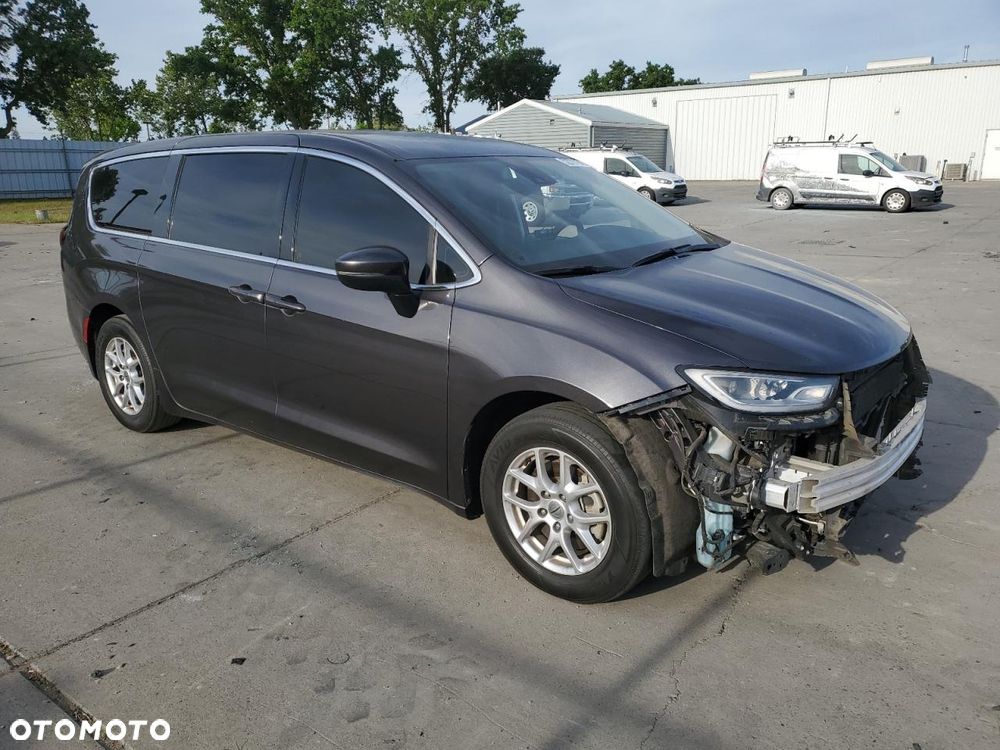 Chrysler Pacifica - 1