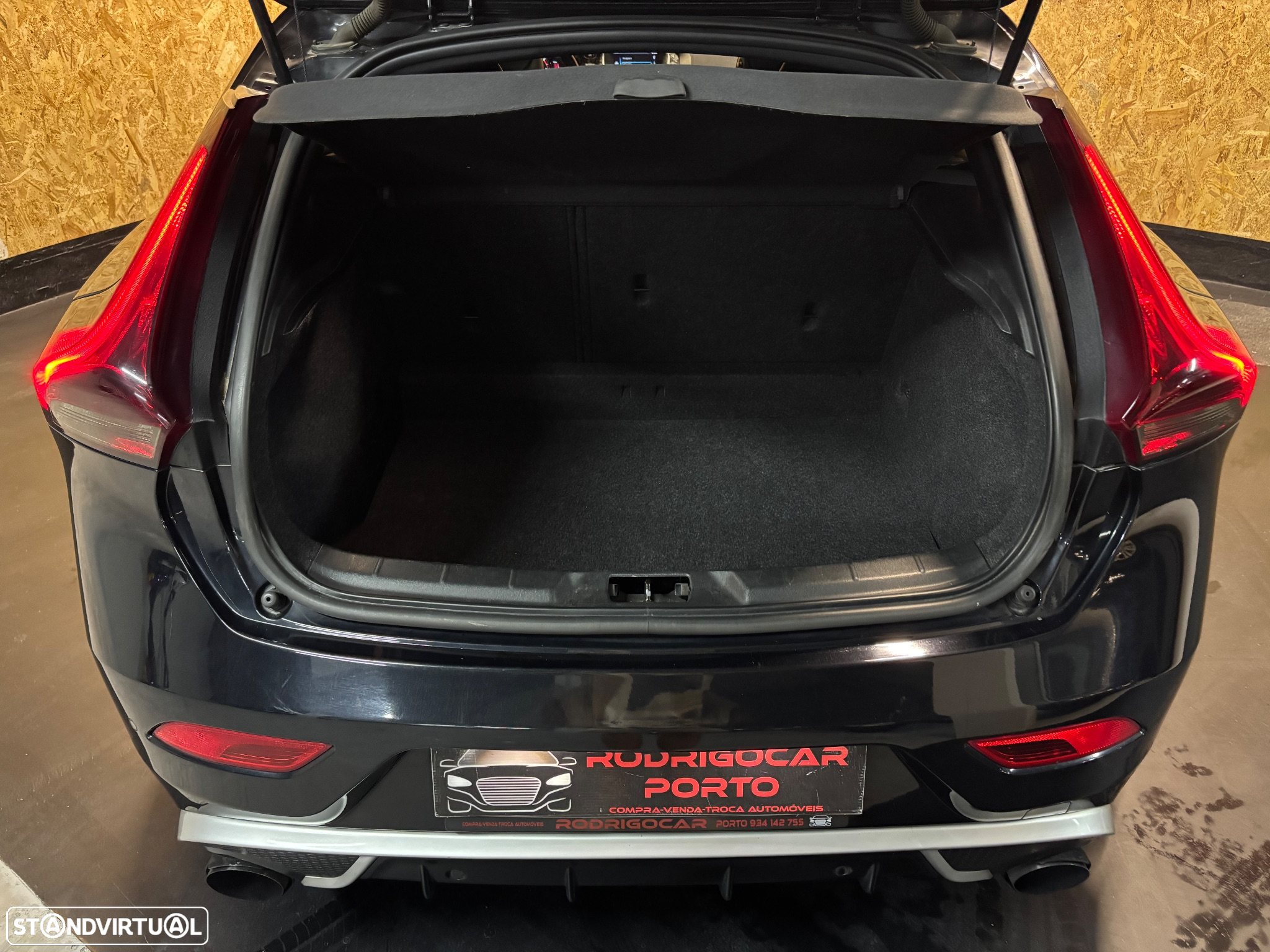 Volvo V40 1.6 D2 R-Design - 24