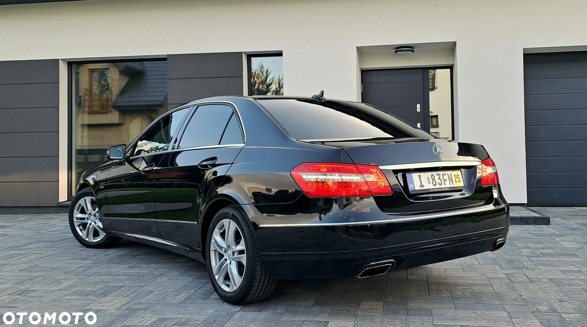 Mercedes-Benz Klasa E 200 CGI BlueEffICIENCY Avantgarde - 4