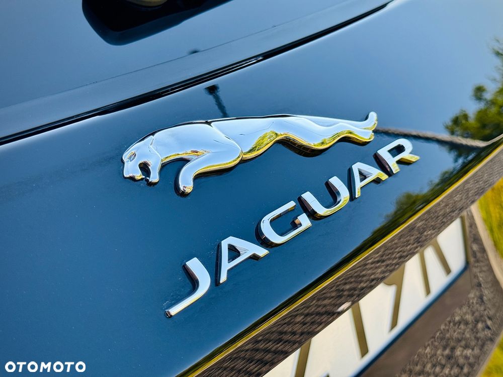 Jaguar E-Pace 2.0 i4P AWD R-Dynamic S - 17