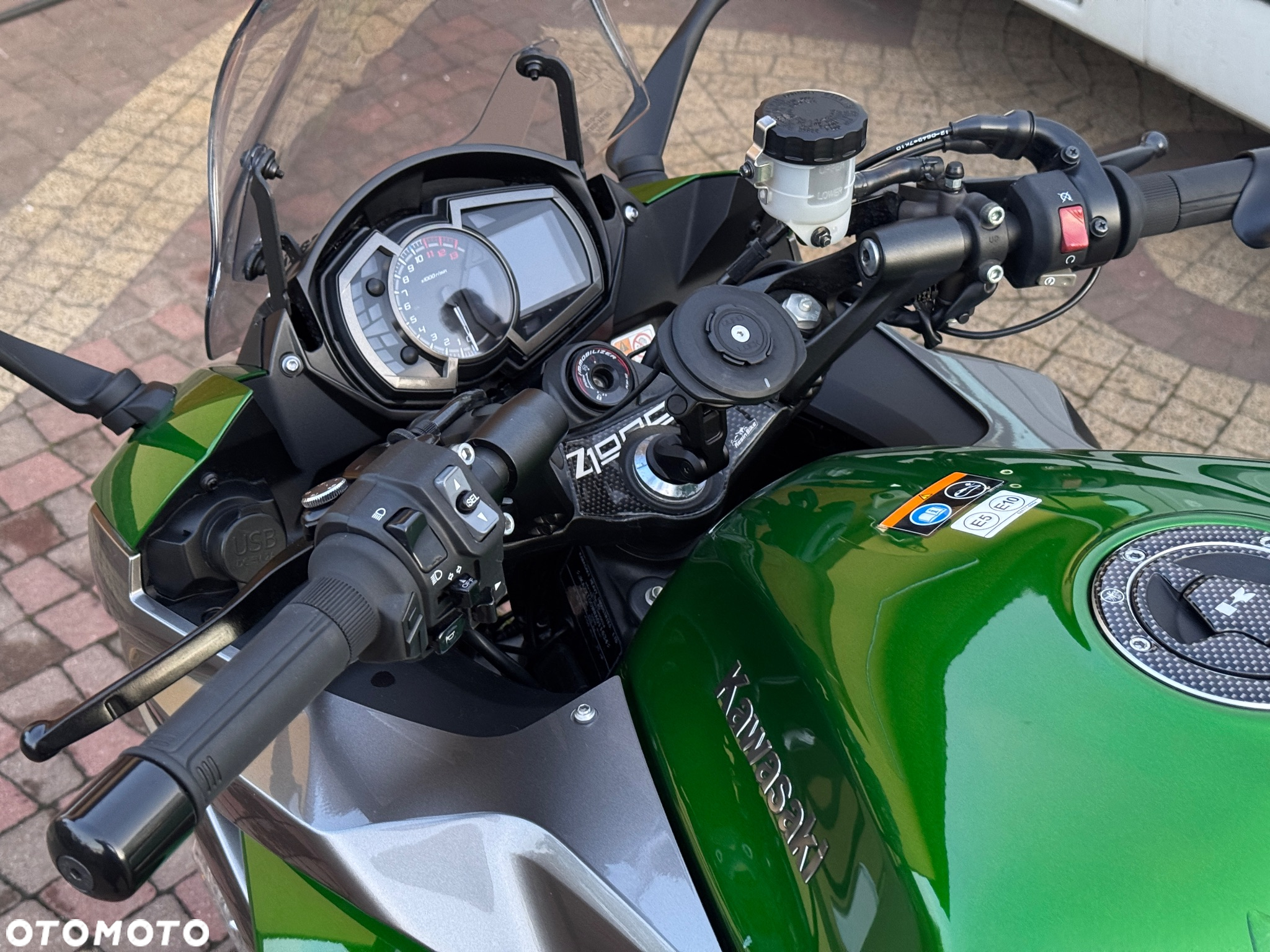 Kawasaki Ninja 1000 SX - 11