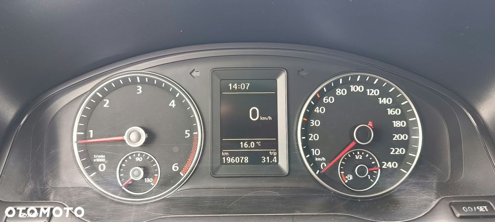 Volkswagen Caravelle - 17