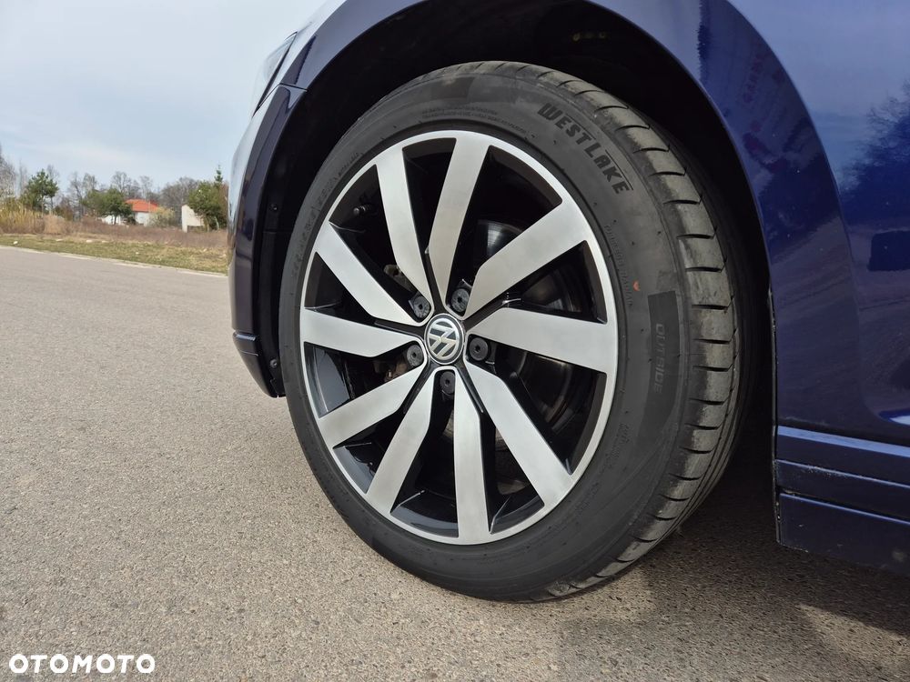 Volkswagen Passat - 25