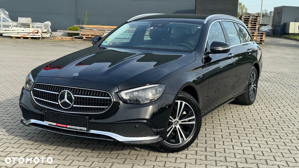 Mercedes-Benz Klasa E 220 d 4Matic T 9G-TRONIC Avantgarde