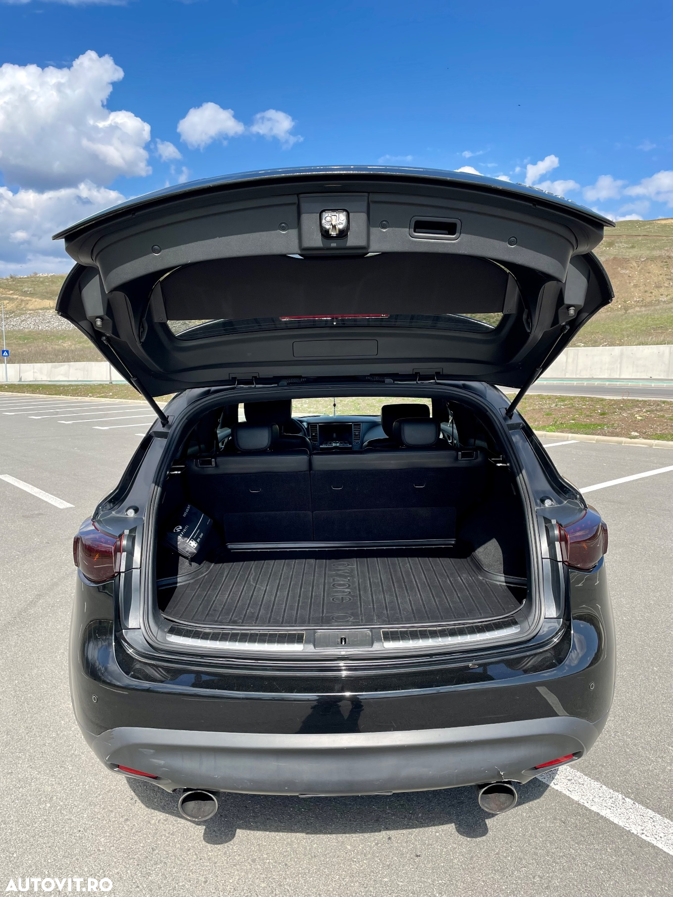 Infiniti FX 30 FX30d 3.0d V6 S Premium AWD - 9