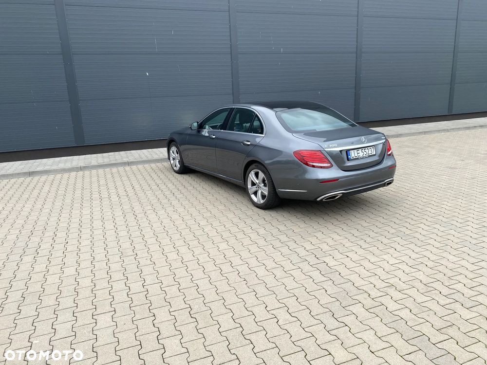 Mercedes-Benz Klasa E 300 9G-TRONIC - 10
