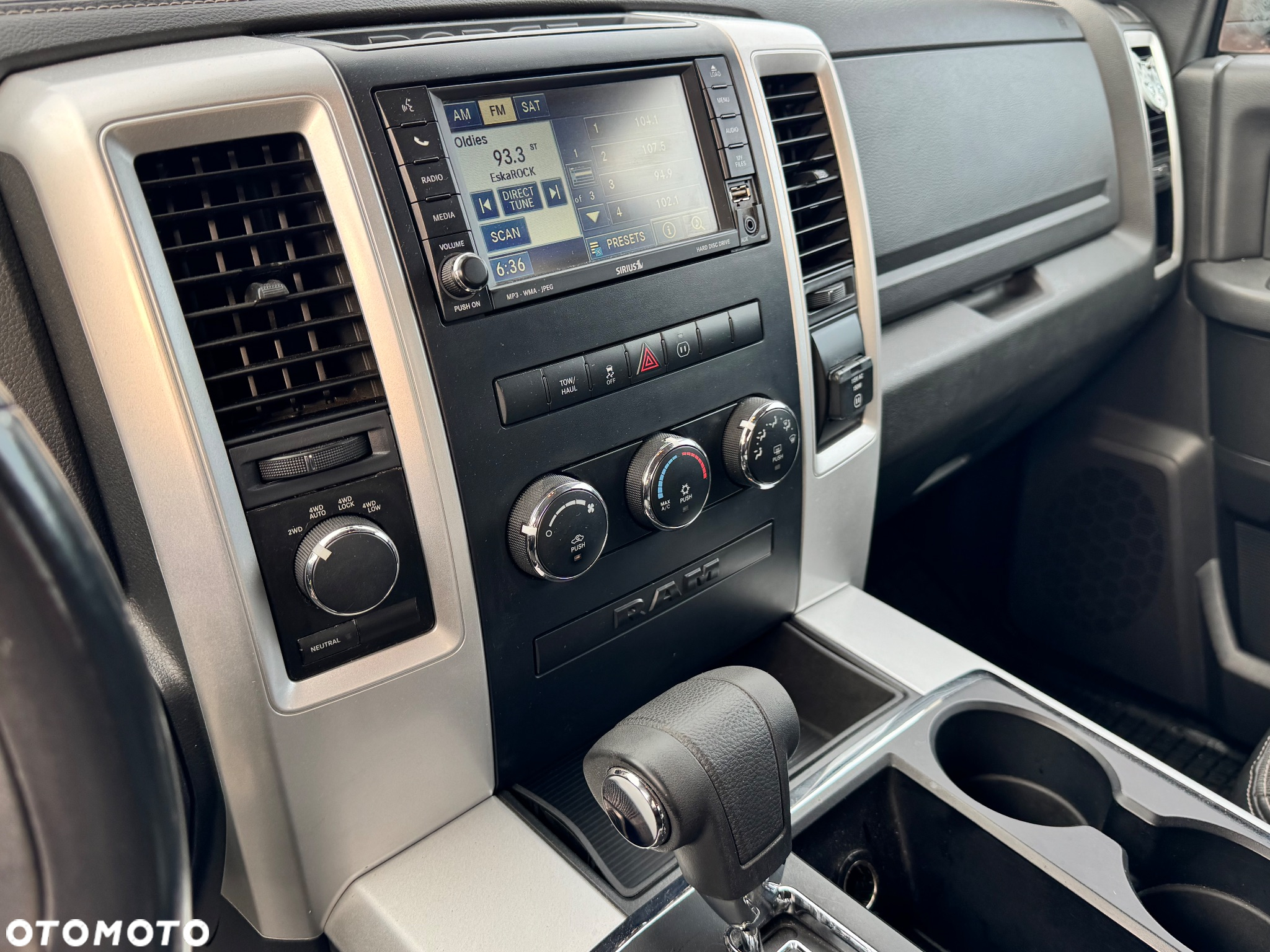 Dodge RAM 1500 5.7 4x4 - 12