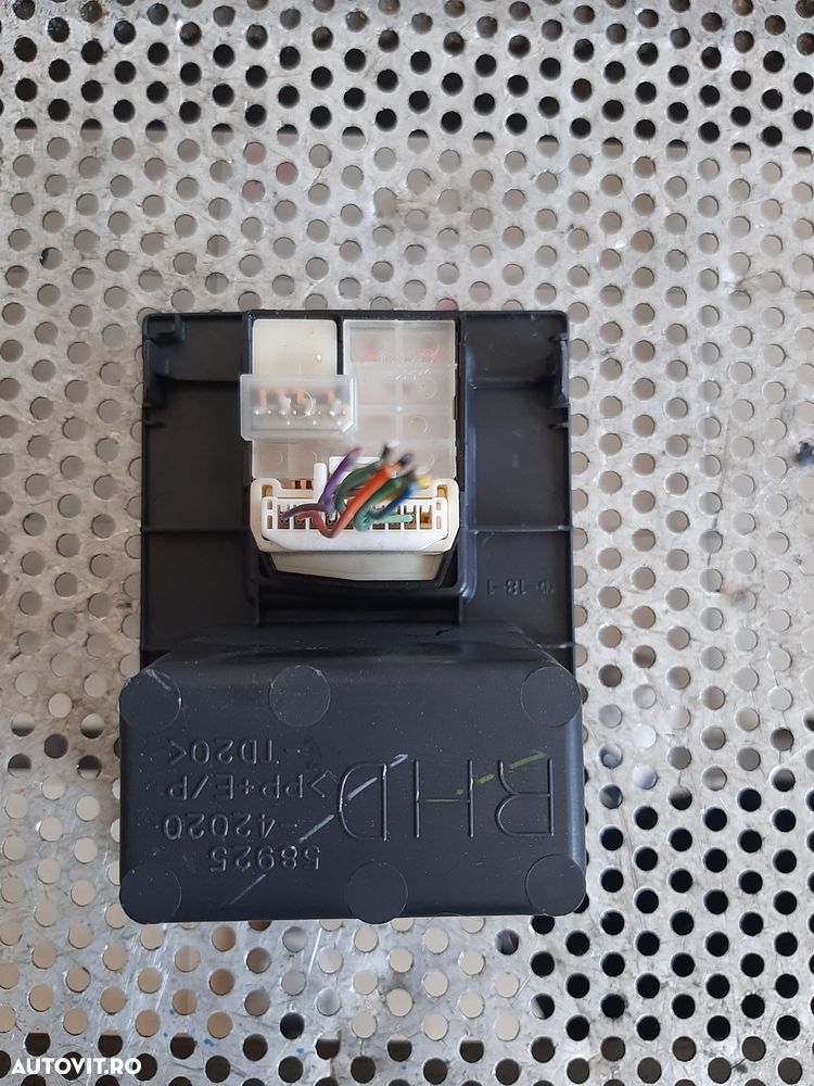 Buton Reglaj Oglinzi Toyota Rav 4 An 2006-2010 Dezmembrez Toyota Rav 4 2.2 Diesel - 4