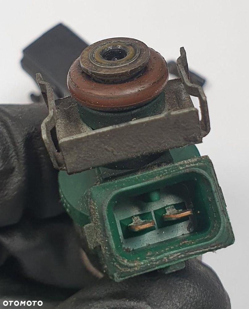 WTRYSK WTRYSKIWACZ VW GOLF IV 1.6 8V 037906031AA - 3