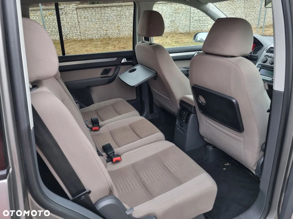 Volkswagen Touran 2.0 TDI Highline - 17