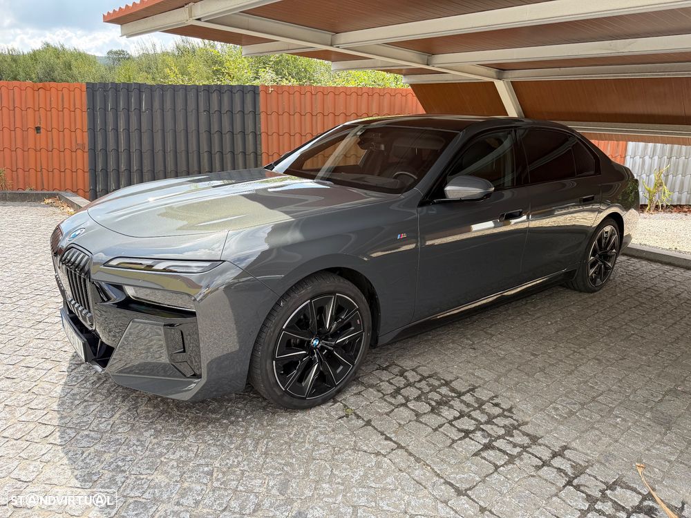 BMW I7