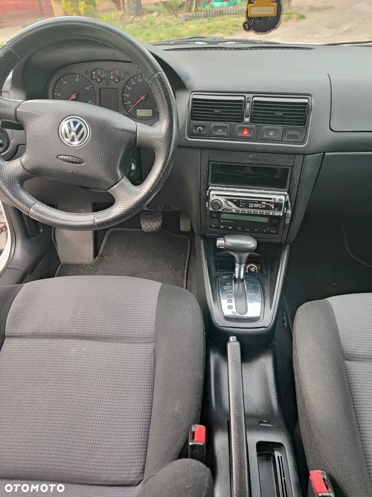 Volkswagen Golf - 5