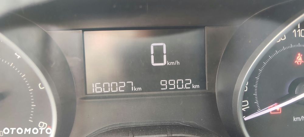 Peugeot 208 - 11