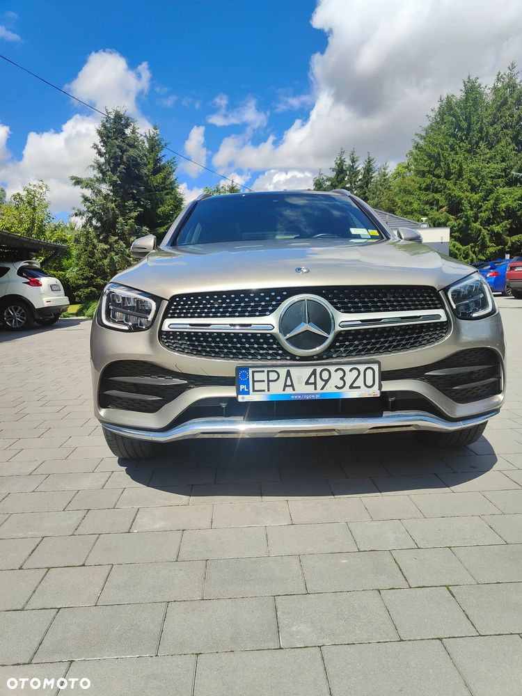 Mercedes-Benz GLC 300 4Matic 9G-TRONIC AMG Line - 13