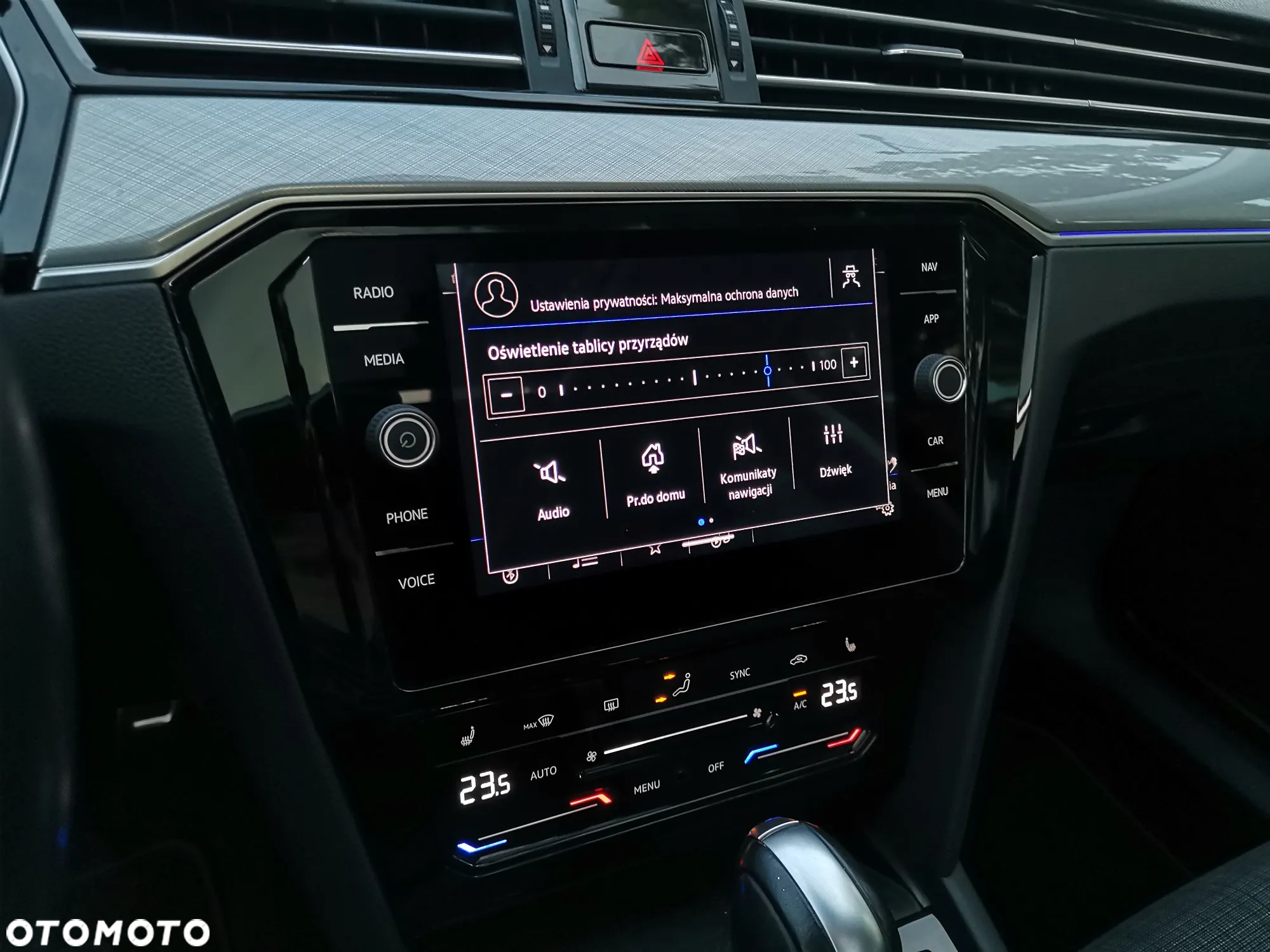 Volkswagen Passat Variant 2.0 TDI SCR DSG Elegance - 26